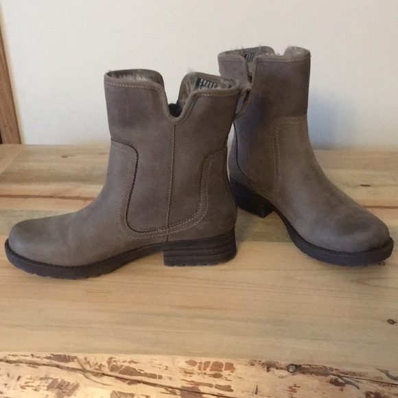 ABEO Gray Leather Booties - Picture 2 of 4